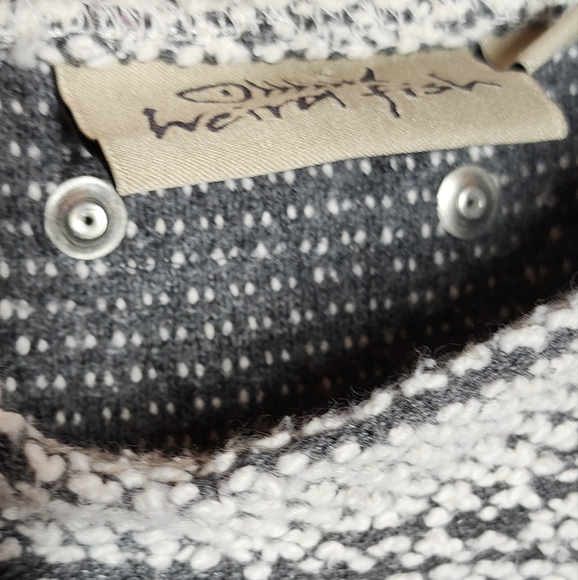 Weird Fish Sweater Womens White and Grey Medium Textured - Picture 4 of 10